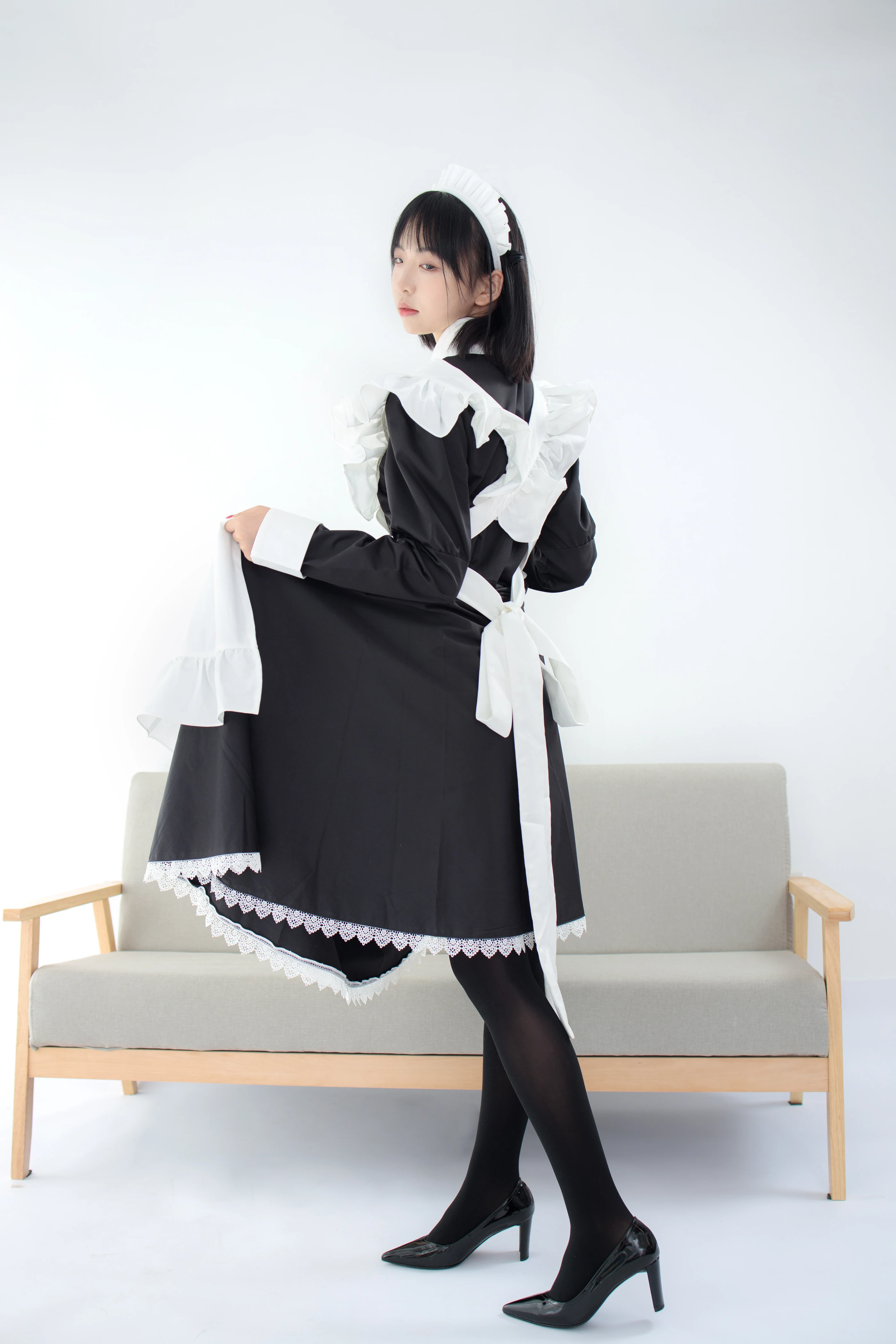森萝财团 JKFUN-029 卉女仆 踩物 80D黑丝 [67P 1V]插图4